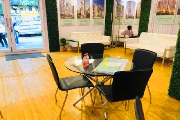 Professional exhibition display accessories including roll-up stands and booth furniture